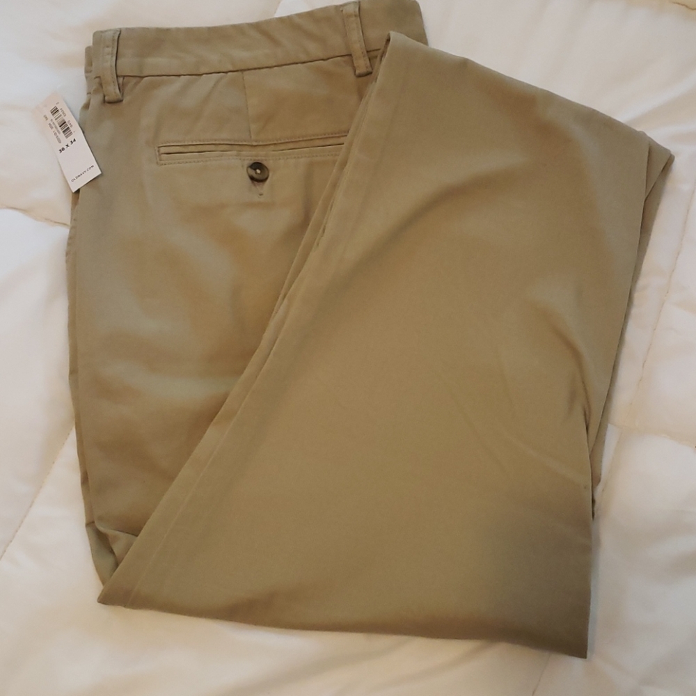 Mens Old Navy Khakis NWT